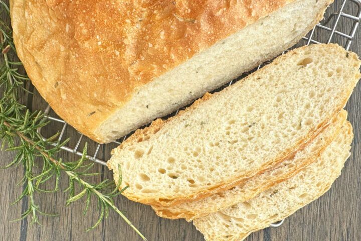 Rosemary Parmesan Bread - Culinary Shades